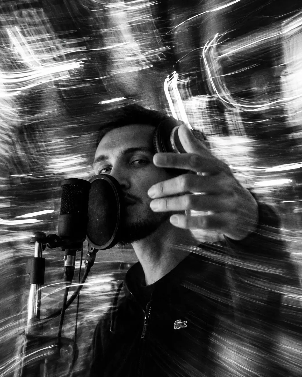 Coffee 438 au micro, en studio